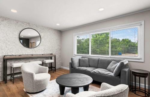 Springfield Apartment | Newly Renovated Unit in Central Spfld #203
