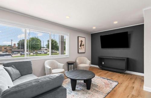 Springfield Apartment | Newly Renovated Unit in Central Spfld #302