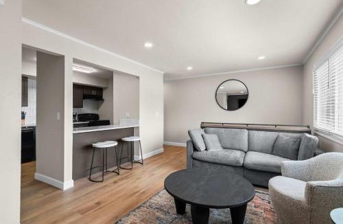 Springfield Apartment | Newly Renovated Unit in Central Spfld #304