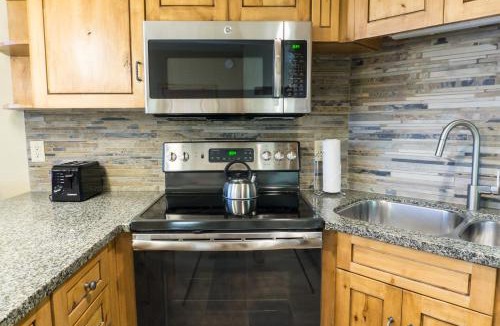 Park City Apartment | Newly updated in Canyons Village Next to Slopes Save 20% on 7 Nights!