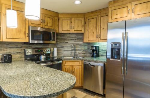 Park City Apartment | Newly updated in Canyons Village Next to Slopes Save 20% on 7 Nights!