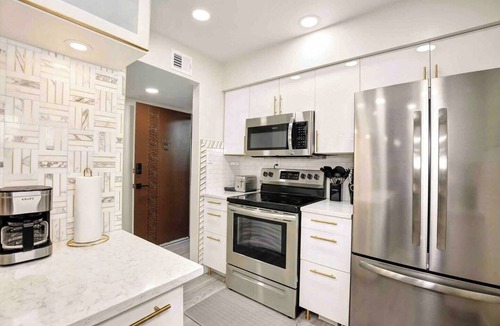 South Scottsdale Condo | Newly updated Modern 2 BR Scottsdale Condo.
