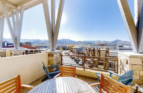 Kimball Junction House | Newpark Terrace Gem with Private Hot Tub & Mountain Views - Walk to Dining