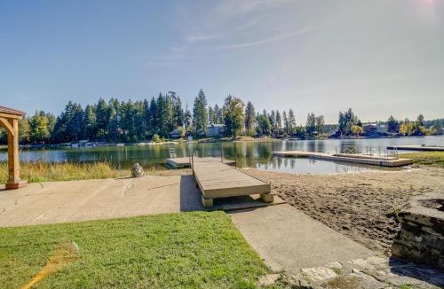 Newport House | Newport Cabin on Diamond Lake w/Private Boat Dock