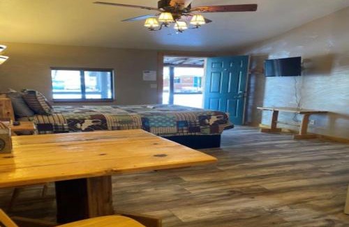 Pinetop Hotel | Nine Pines Motel