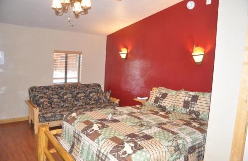 Pinetop Hotel | Nine Pines Motel