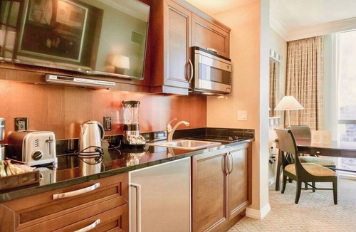 Las Vegas Condo | No Resort Fee | Balcony Strip Views, Pools & Parking