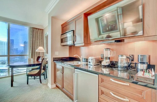 Las Vegas Condo | No Resort Fee | Strip Views, Pools & Parking