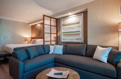 Las Vegas House | No Resort Fee Strip View Balcony+ Valet Parking