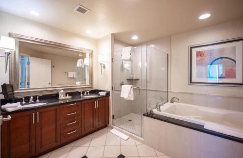 Las Vegas House | No Resort Fee Strip View Suite + Free Valet + Pool