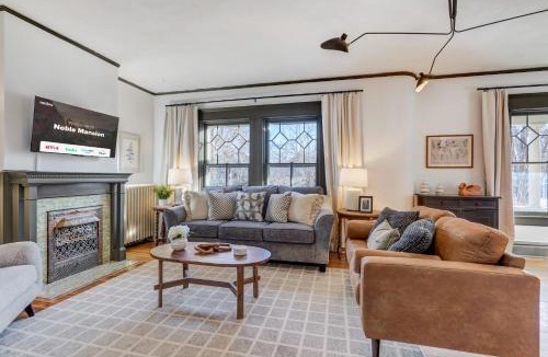 Old North End House | Noble Mansion 7 Bedrooms w Hot Tub Firepit & BBQ