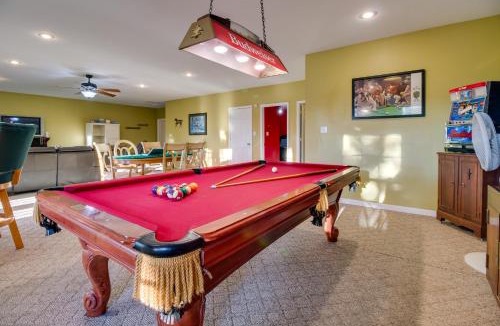 Mountain Home House | Norfork Lake Home: Game Room, Fire Pit + Views!