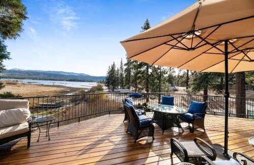 Fawnskin House | North Shore Lakefront - Spacious Lakefront with Hot Tub, & Game Room