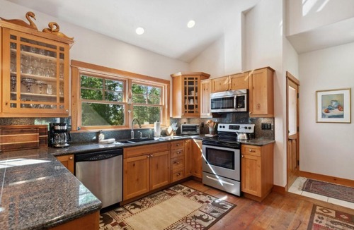 Whitefish House | Northwoods Escapes