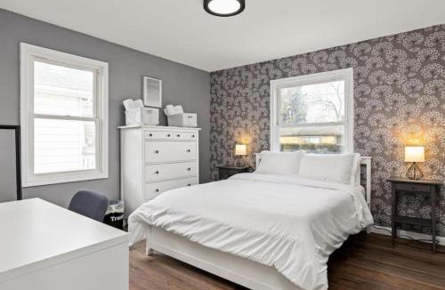 West Peoria House | Notre Maison - charming 3BD close to DT Peoria