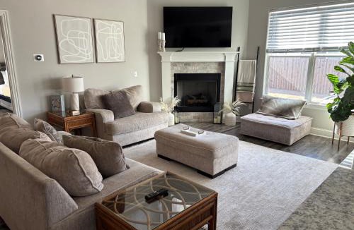 Springdale House | NWA Modern Stay