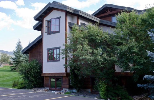 Steamboat Springs Apartment | O3106 - The Pines at Ore House