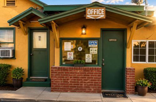 Modesto Hotel | Oak Motel Modesto CA