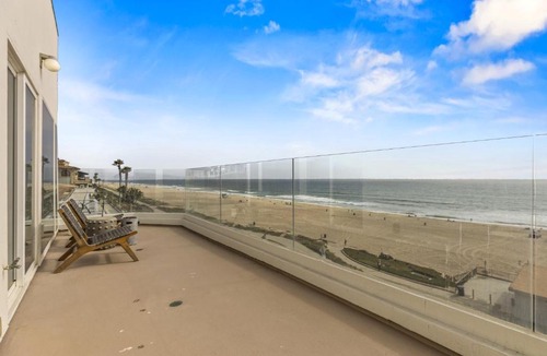 Sand Section Apartment | Ocean Front - 4 Bedroom Manhattan Beach Penthouse