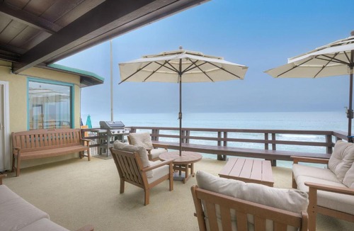 South Oceanside House | Oceanfront 4BR, Private Beach & Patio, Remodeled Kitchen