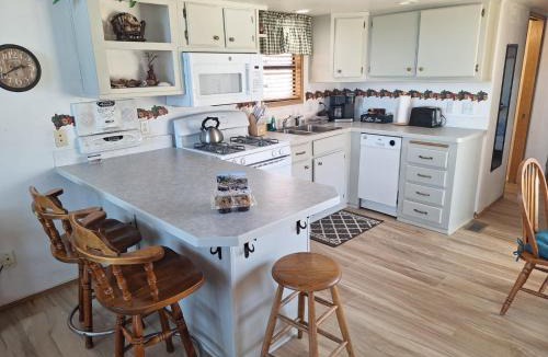 Smith River House | Oceanfront Cabin 3 w Jacuzzi & Impressive Views