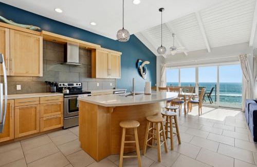 South Oceanside House | Oceanfront Condo, Balcony, Fire Pit, Shared Beach, Sleeps 6