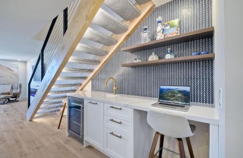 Encinitas House | Oceanfront, Luxury Remodel, Pool, Walk To Dining