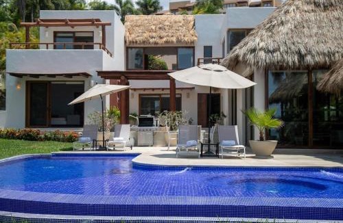 La Cruz de Huanacaxtle House | Oceanfront Retreat with Private Pool and Jacuzzi