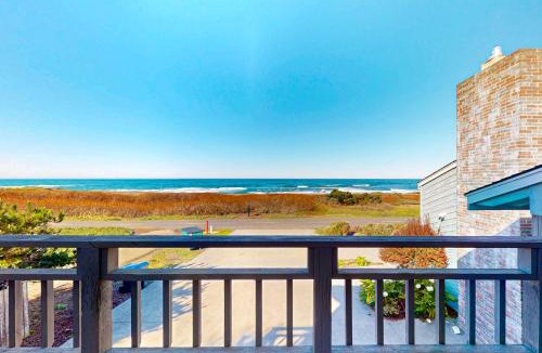 Fort Bragg House | Oceanfront Studio-Beachfront Bliss & Pet-Friendly