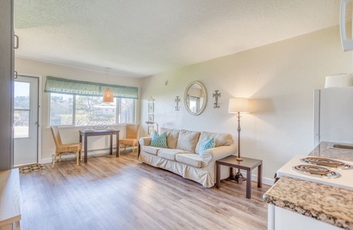 Neskowin Condo | Oceanfront Studio Condo in Neskowin Resort