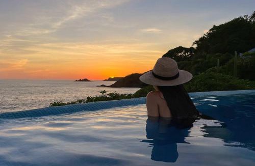 Ixtapa Villa | Oceanfront Villa w Private Jacuzzi & Club Access