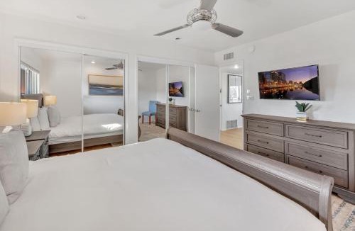 Townsite House | Oceanside Harbor Getaway | Steps to Sand, Shops & Restaurants