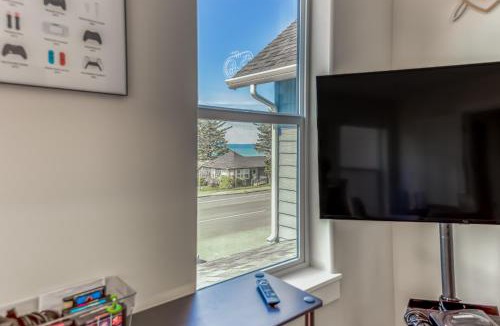 Depoe Bay House | Oceanview Includes Arcade the Whale Tale and Arcade!