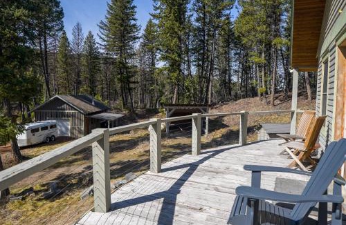 Eureka House | Off Grid Retreat Stay for 7