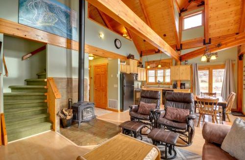 Red Lodge House | 'Off The Beaten Path' Cabin w/Mtn Views & Hot Tub