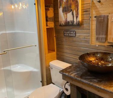 Eminence Cabin | Old Desperado Ranch