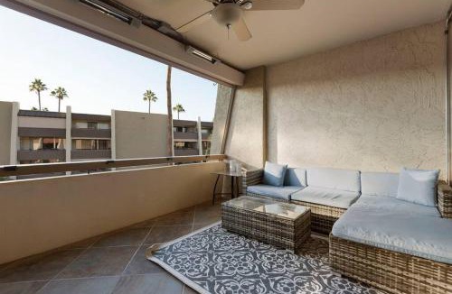 Entertainment District Apartment | Old Town Condo with 2 King Size Suites