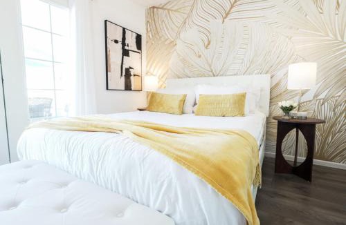 Papago Parkway Villa | Old Town Resort, Pool, Game Room, Sleeps 12