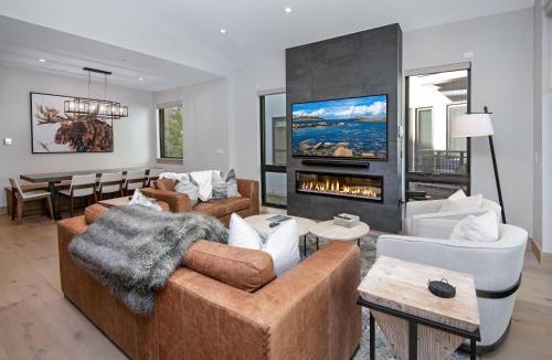 Avon House | ONE Riverfront #11 - Avon