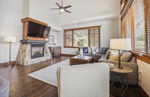 Peak 8 Apartment | One Ski Hill Place 8424, Great views, Resort Amenities