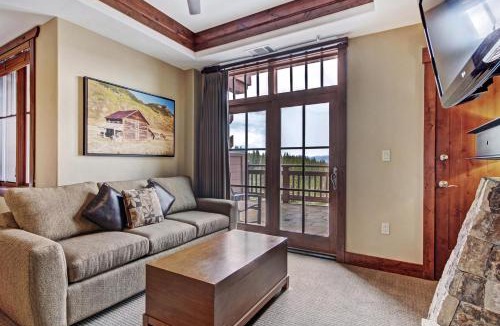 Peak 8 Apartment | One Ski Hill Place S8212