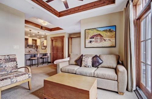Peak 8 Apartment | One Ski Hill Place S8212