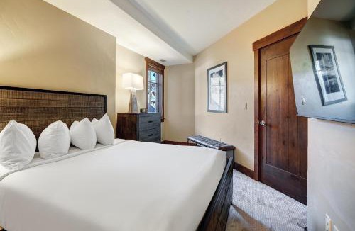 Peak 8 Apartment | One Ski Hill Place S8325