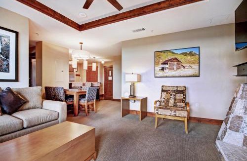 Peak 8 Apartment | One Ski Hill Place S8412