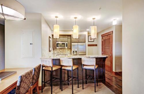 Peak 8 Apartment | One Ski Hill Place S8412