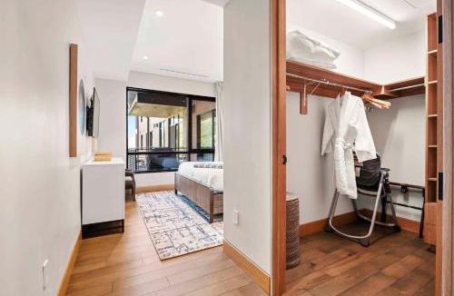 Snowmass Village Apartment | One Snowmass Residence Club 403 by Snowmass Mountain Lodging