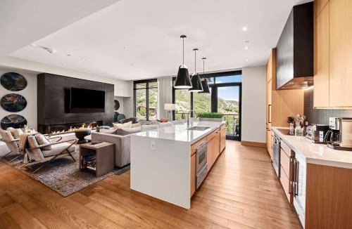 Snowmass Village Apartment | One Snowmass Residence Club 403 by Snowmass Mountain Lodging