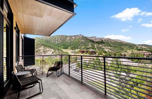 Snowmass Village Apartment | One Snowmass Residence Club 403 by Snowmass Mountain Lodging