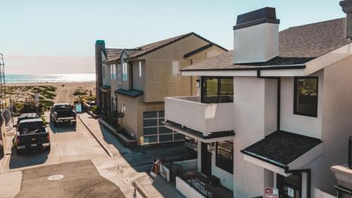 Santa Ana Heights House | ONeill I by AvantStay