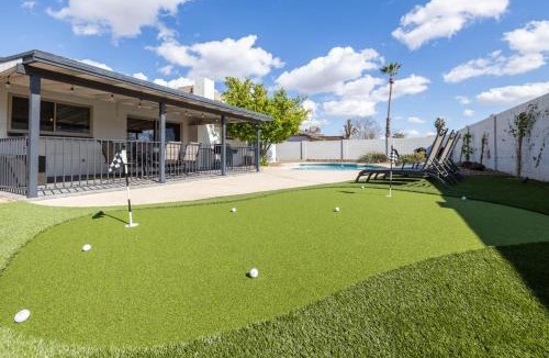 Mesa House | Open Floor Mesa Gable Vacation Home